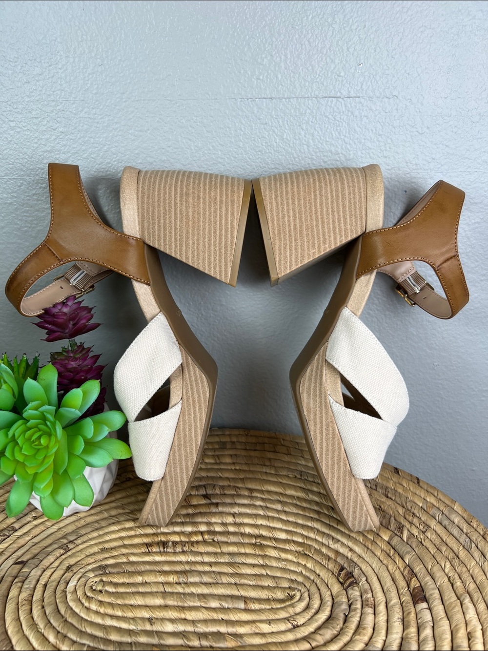 Dr. Scholl's Mariah Cream and Tan Sandals - Picture 7 of 10